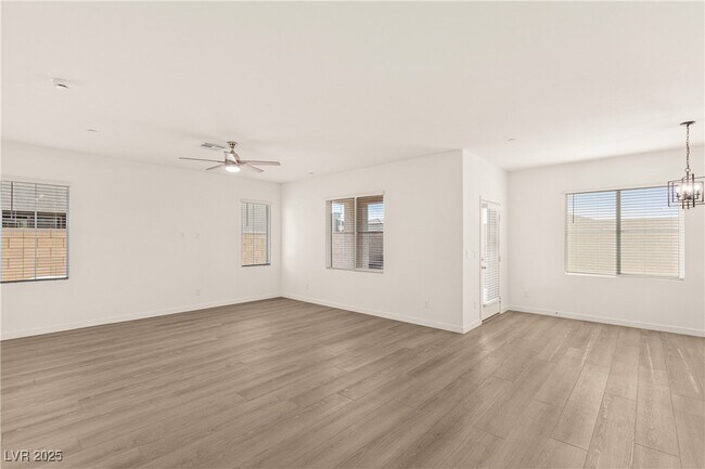 Building Photo - 478 Daphne Ter St