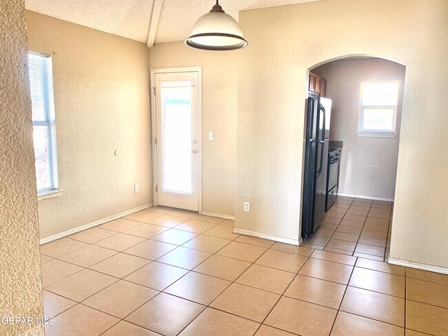 Foto del edificio - 7504 Howard St