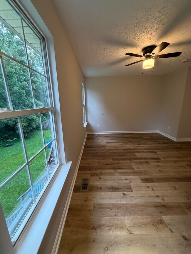 Foto del edificio - 79 Hickory Ln