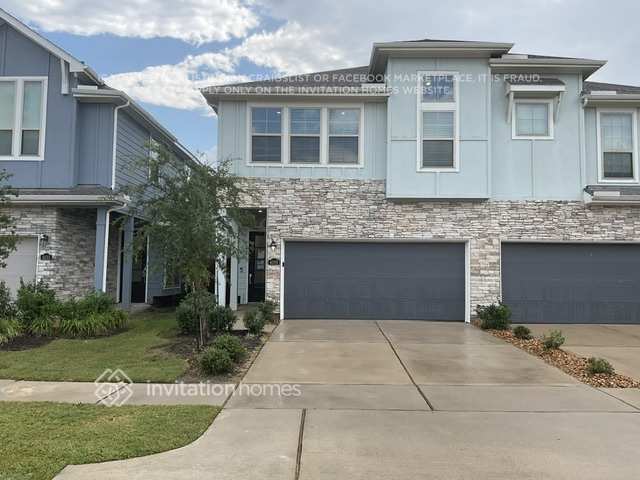 Foto principal - 4026 Champlain Wy