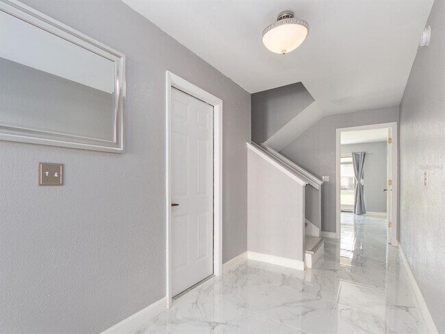 Foto del edificio - 2372 Hanover Dr