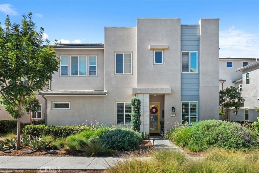 Primary Photo - 124 Sculpture