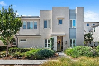 Building Photo - 124 Sculpture