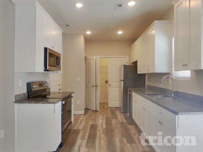 Foto del edificio - 518 Sylvia St