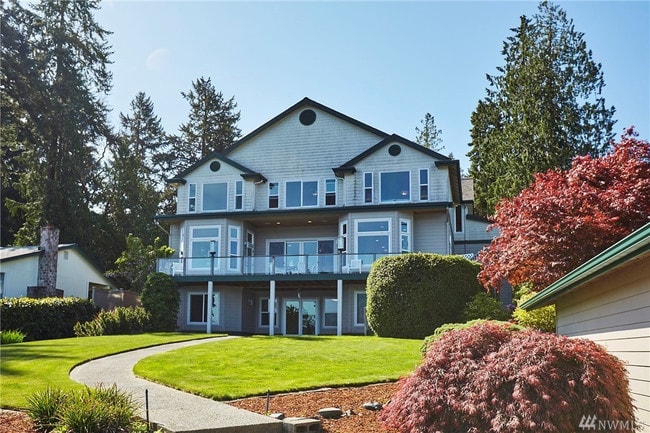 Building Photo - Watauga Beach Home