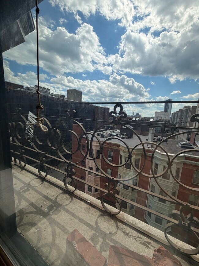 Foto del edificio - 8 Garrison St