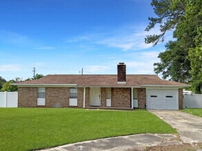 Building Photo - 738 Carondelay Dr