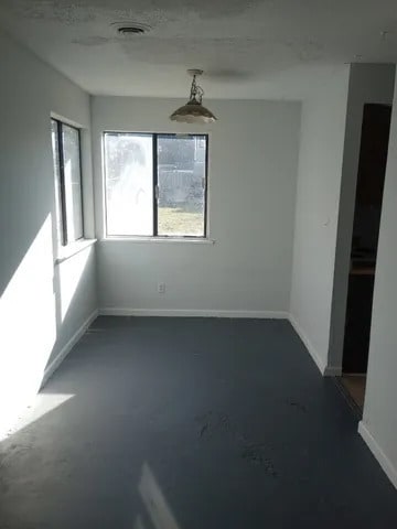 Building Photo - 2 Bedroom 1 Bathroom