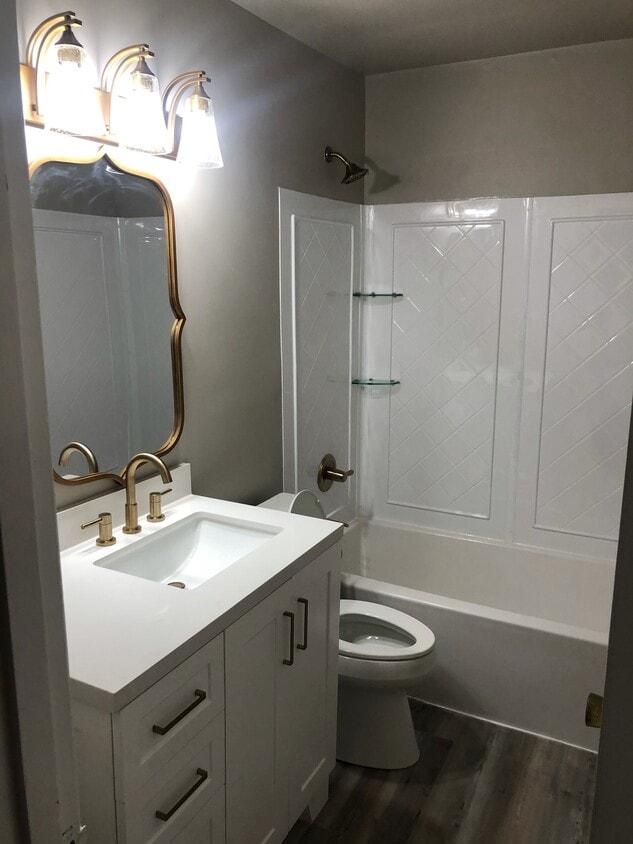 Building Photo - 810 Pine Valley Rd