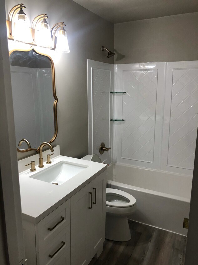 Foto del edificio - 810 Pine Valley Rd