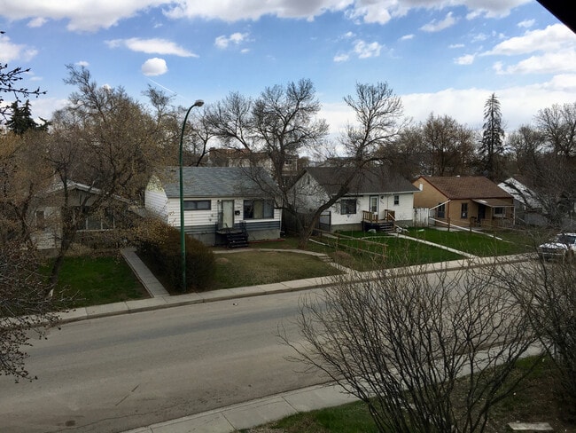 Building Photo - 844 Rae St