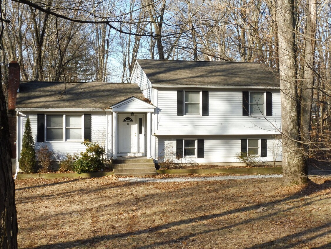 351 Tunxis Ave, Bloomfield, CT 06002 House Rental in Bloomfield, CT