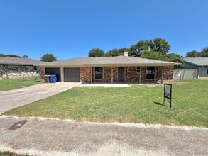 Building Photo - 1114 Rhonda Lee St