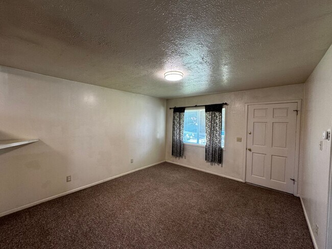 Foto del edificio - (1X) 3480-3482 D Street [PRM: Renee]