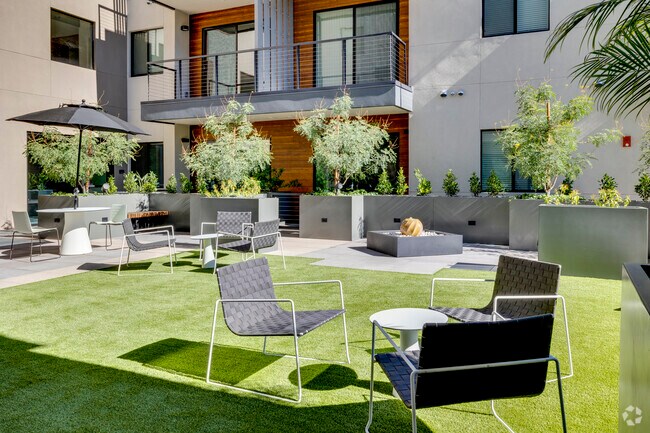 Patio - Scottsdale on Main