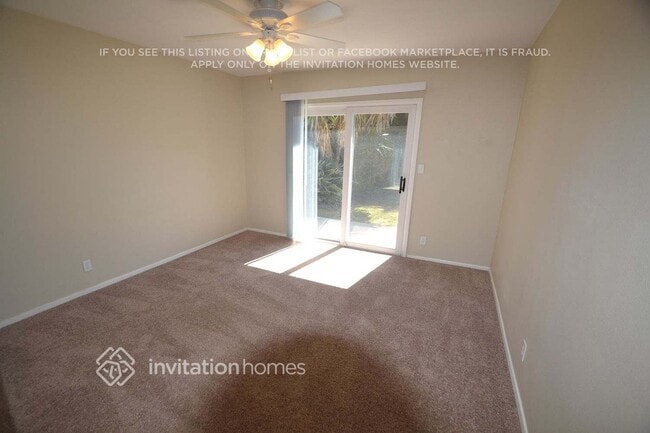 Building Photo - 10544 Densmore Ave
