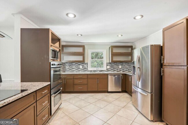 Building Photo - 4935 Cambridge Dr
