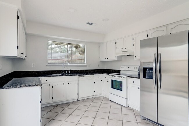Foto del edificio - 23318 Bright Star Rd