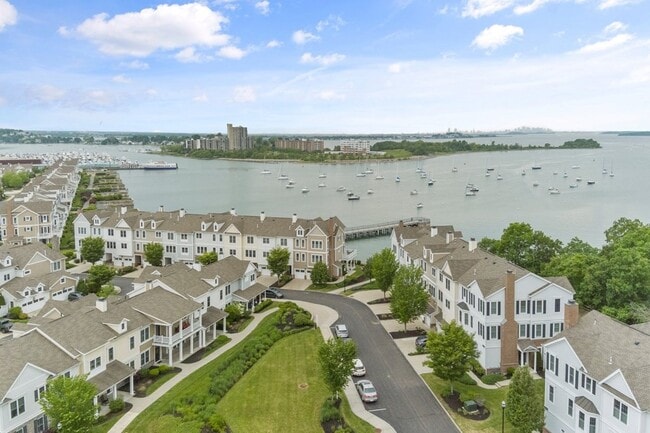Building Photo - 172 USS Stayner Dr