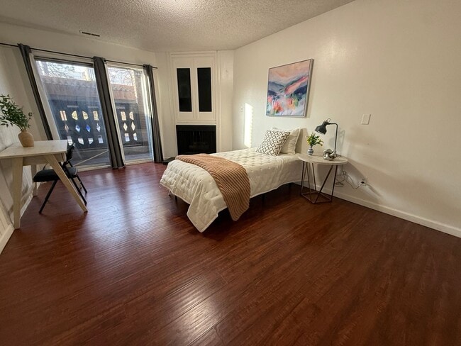 Building Photo - Large Private Girl  Room Downtown ASAP - Balcony, Storage and more