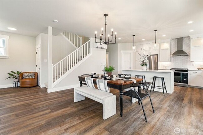 Building Photo - 5943 Ranch Lp