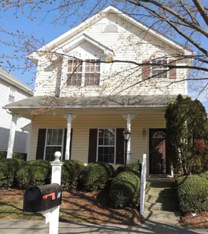 Primary Photo - Beautiful 3 bedroom 2.5 bathroom home in H...