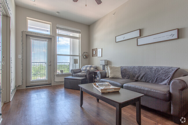 1HAB, 1BA - 612 ft² - The Lofts at Wolf Pen Creek