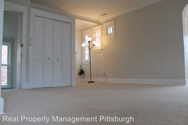Building Photo - 3 br, 1 bath House - 2534 Beechwood Blvd