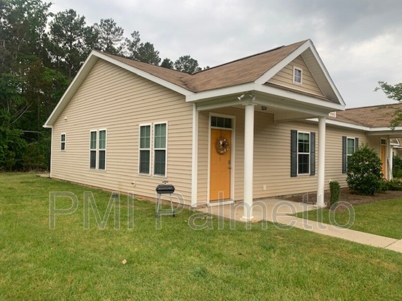 Building Photo - 115 Fairview Park Dr