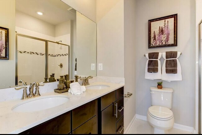 Foto del edificio - 320 Rolling Valley Dr