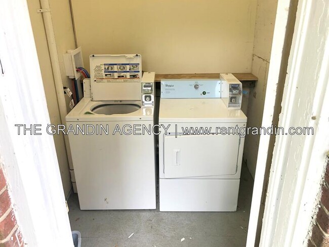 Photo - 312 13th St SW House