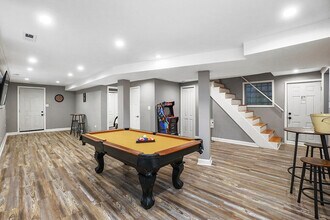 Building Photo - 8128 S King Dr