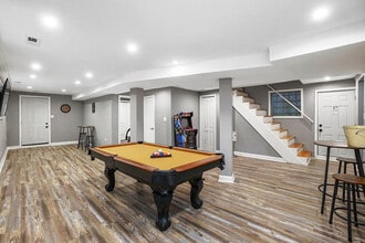 Building Photo - 8128 S King Dr