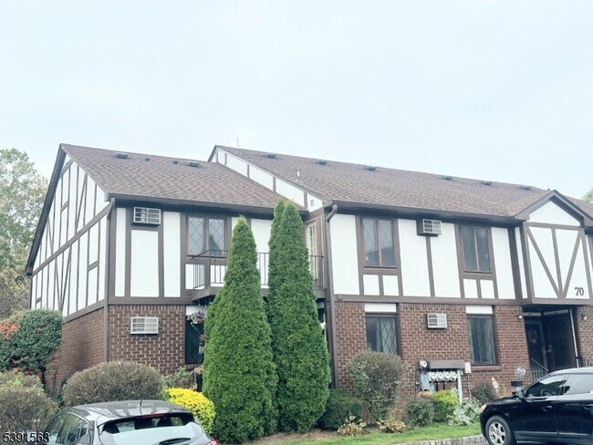 Foto del edificio - 70 Farm Rd