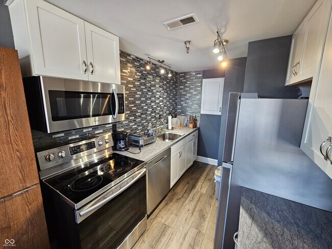 Foto del edificio - 230 E 9th St