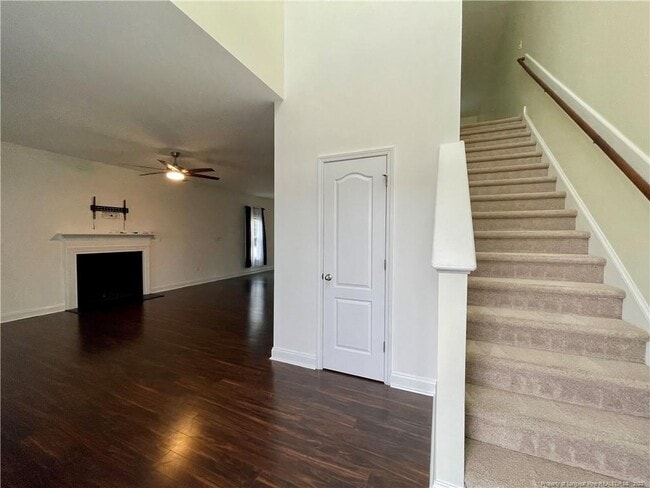 Building Photo - 184 Huzzas Cir