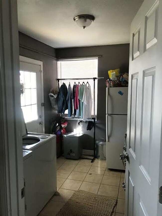 Foto del edificio - Pre leasing for fall 2026! 3/3 in Medical District!