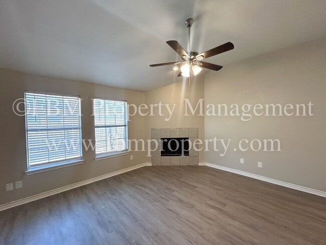 Foto del edificio - 3640 Waters St