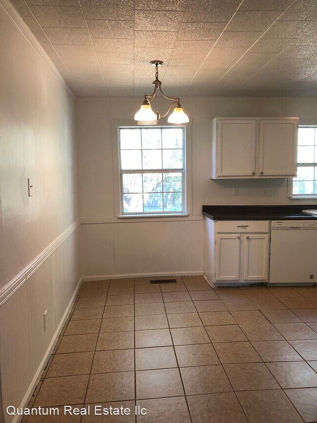 Building Photo - 4 br, 1.5 bath House - 610 7th  ST