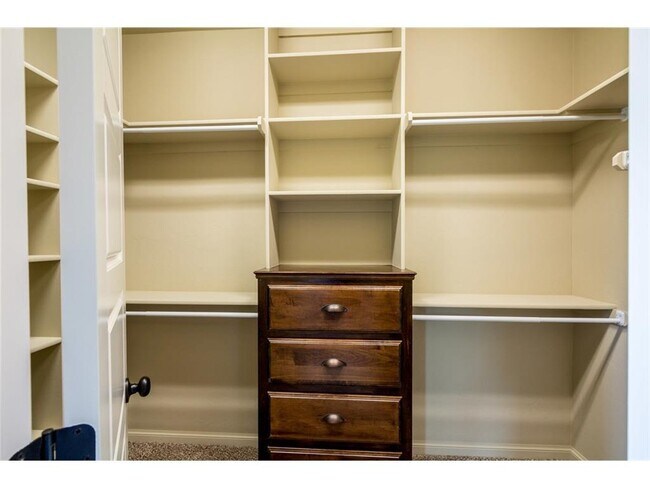 Foto del edificio - NEWER HOME  FOR LEASE IN EDMOND