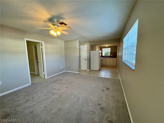 Foto del edificio - 825 Courtington Ln
