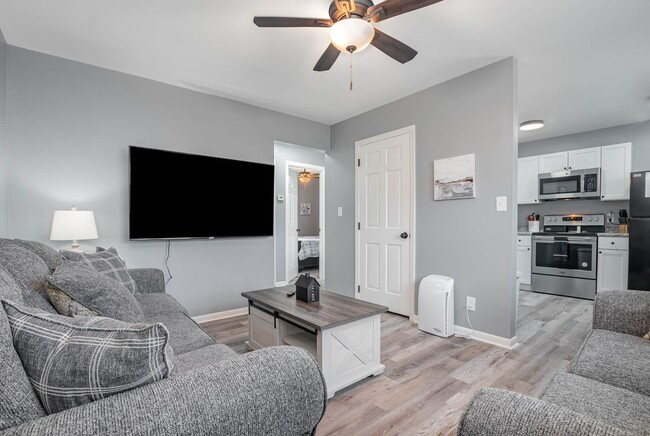 Foto del edificio - 2 bed, newly remodeled hideaway in Trenton...