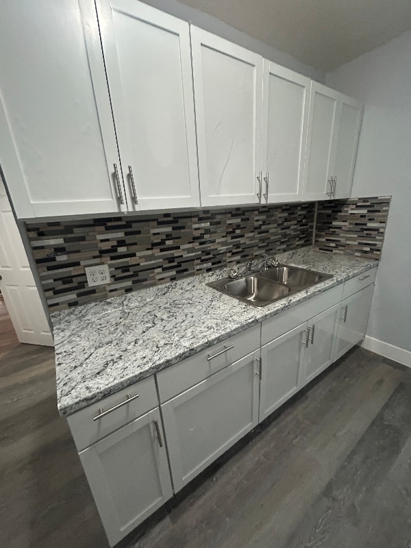 Foto del edificio - 1961 S Congo Ave