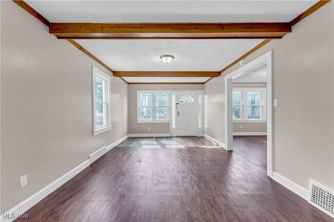 Foto del edificio - 5181 Clement Ave