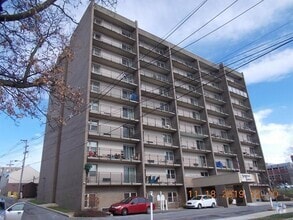 Building Photo - 126 W Church St