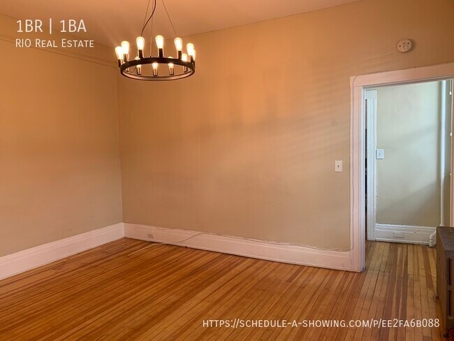 Building Photo - Stunning Spacious One bedroom! Washer/Drye...