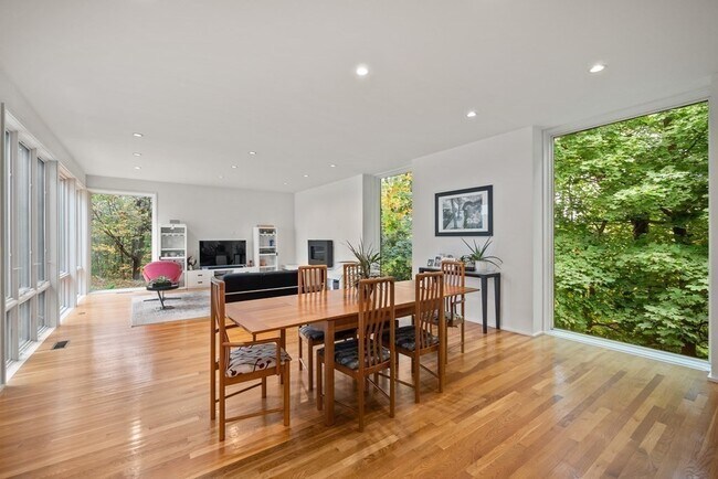 Foto del edificio - 35 Thornberry Rd