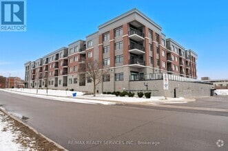 Building Photo - 1-411 Redfern Ave