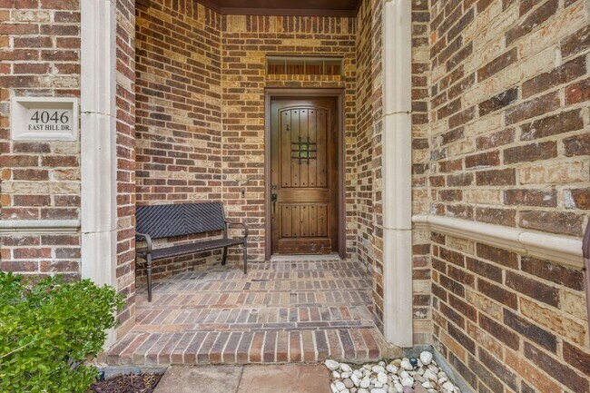 Foto del edificio - Stunning 3-Bedroom Home with Theater Room, Spa-Like Primary Suite & Over 3,300 Sq. Ft.