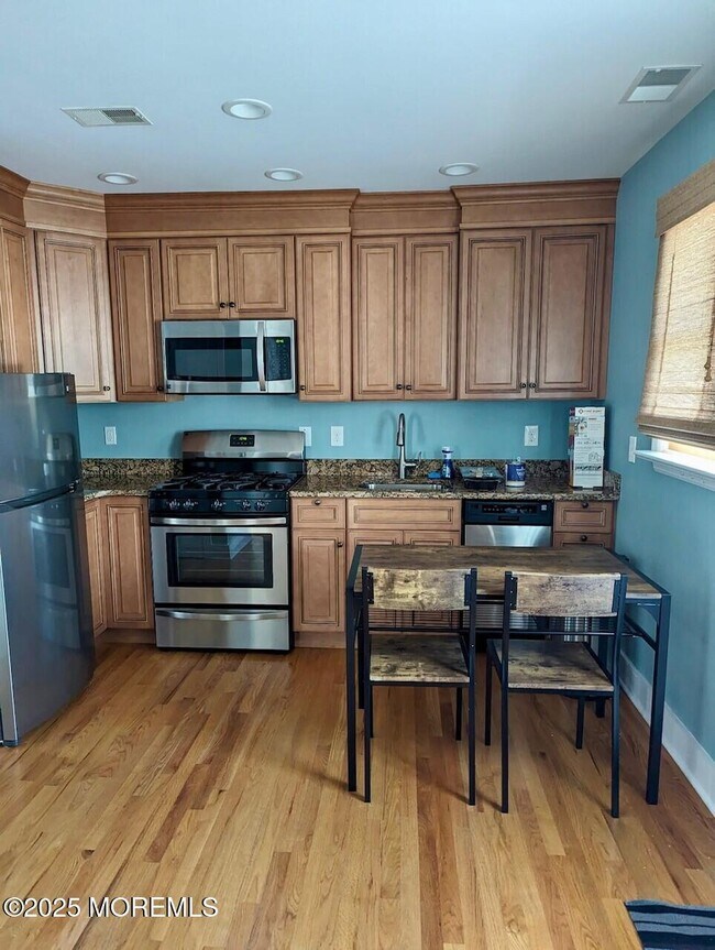 Building Photo - 1 Beach Way